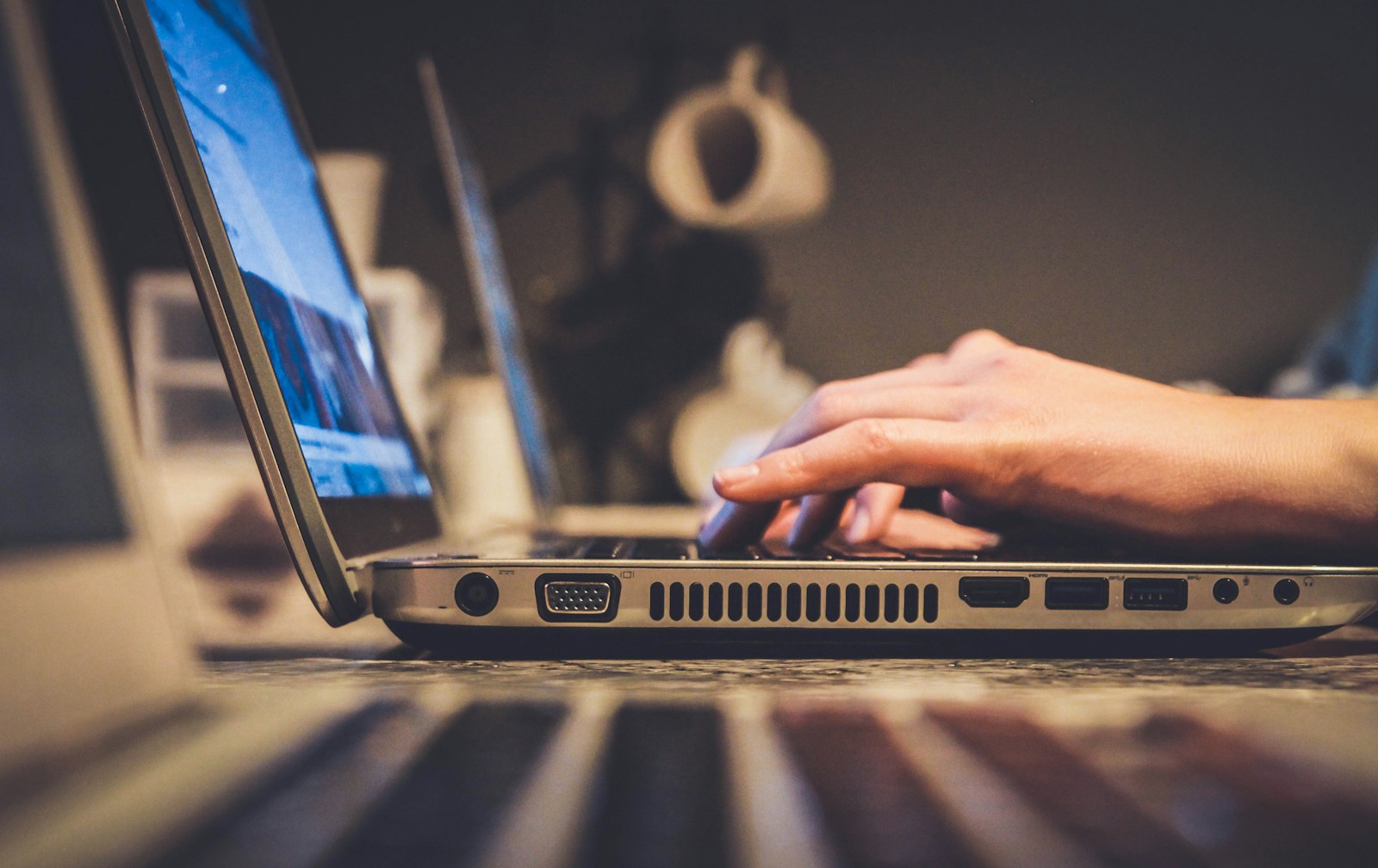 Older device divided into repair cost, remaining lifespan, and data migration factors
